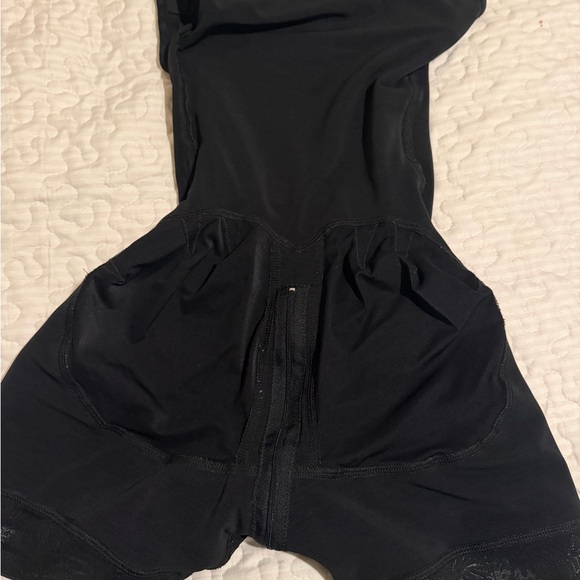 Faja - Picture 3 of 6